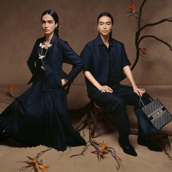 Ilona is Live! Like this listing for LIVE show notifications! - Picture 11 of 13